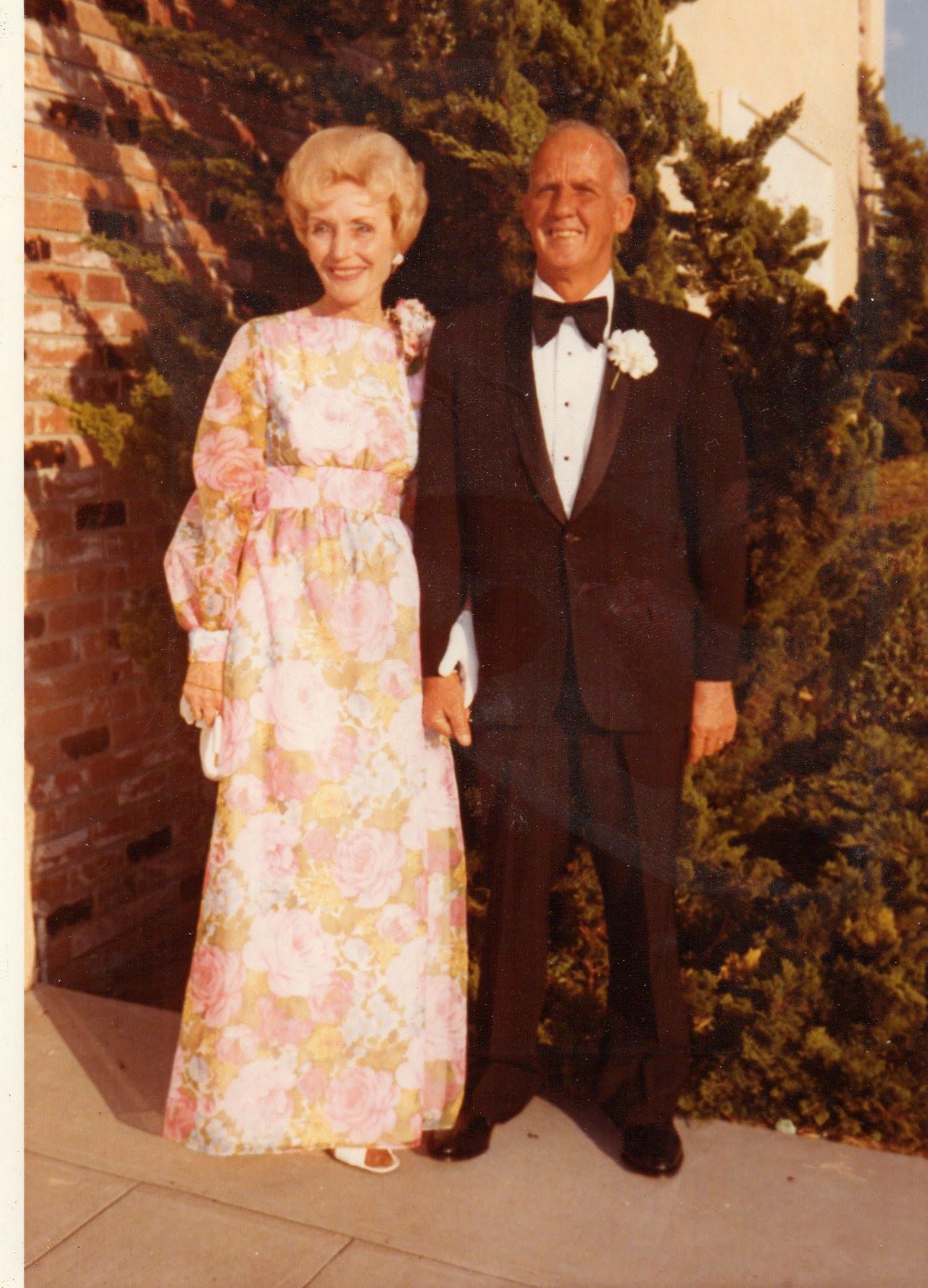 mom and dad cayces wedding