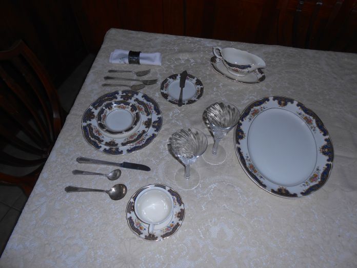 place setting a